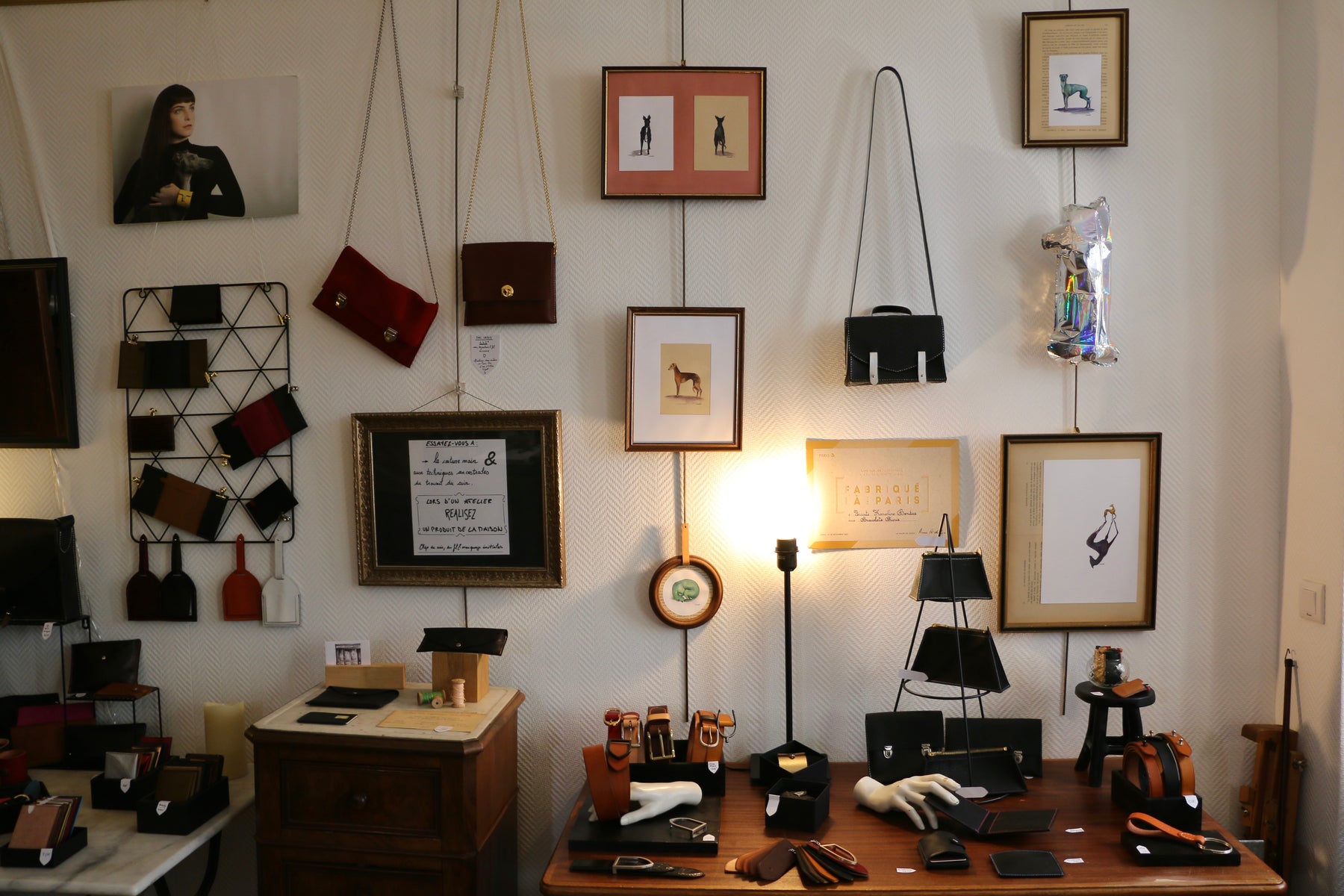 karolinebordas incute atelier parisien maroquinerie paris11 tutodiy cuir fabriquersonsac apprendre experience unique faitmain personnalisation ecoresponsable pointsellier cousumain savoirfaire sellerie alafrancaise fairesoimeme garantie a vie wecandoo
