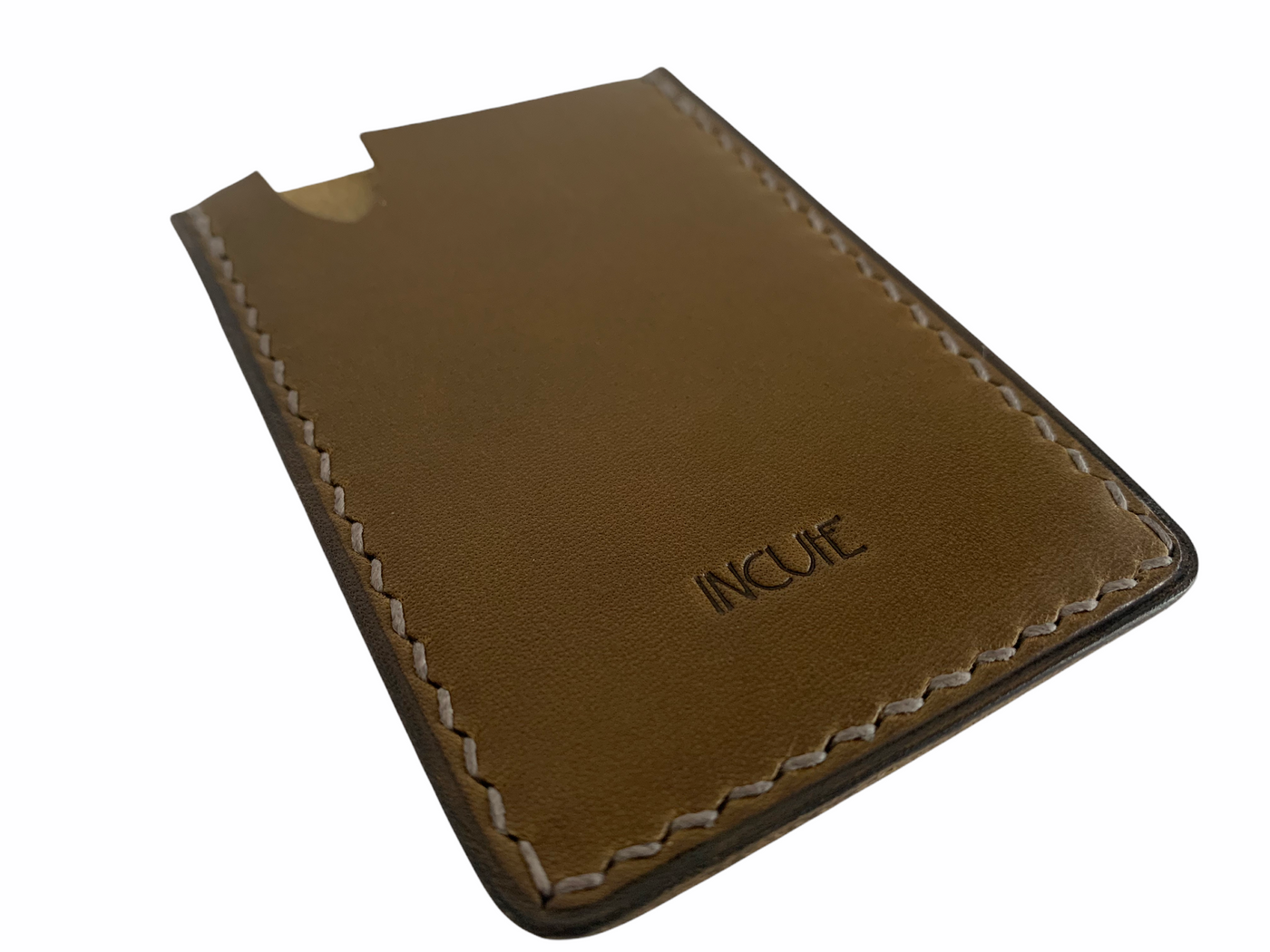 karolinebordas incute atelier parisien etui porte carte navigo cuir maroquinerie francaise durable circuit court point sellier cousu main cuir de qualité surmesure garantie a vie travail du cuir fabrique a paris artisanat dart entreprenariat feminin sellerie a la francaise accessoire